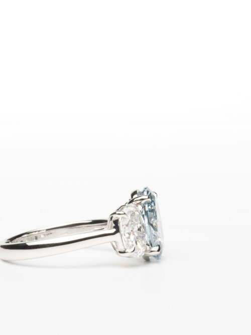 Trotters Platinum 2.61ct Oval Fancy Lab Grown Diamond Ring With Oval Shoulders 2.01ctct