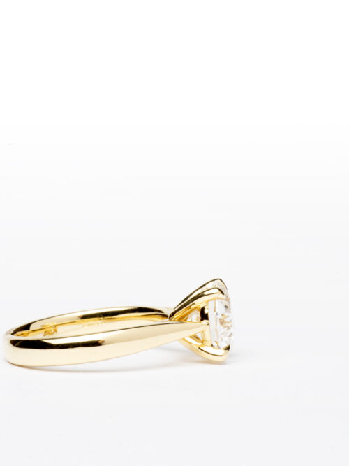 Trotters 18ct Yellow Gold 2.02ct Lab Grown Brilliant Round Diamond Ring