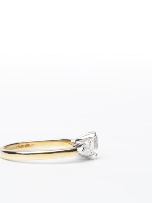 Trotters 18ct Yellow Gold Diamond Oval Ring With Pear Shoulders