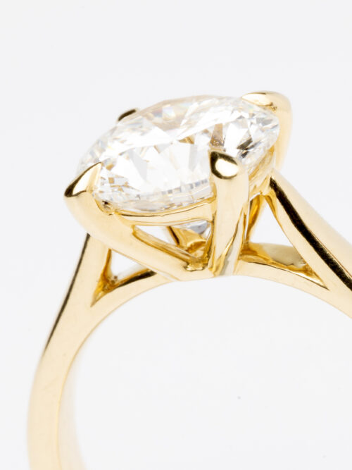 Trotters 18ct Yellow Gold 2.02ct Lab Grown Brilliant Round Diamond Ring