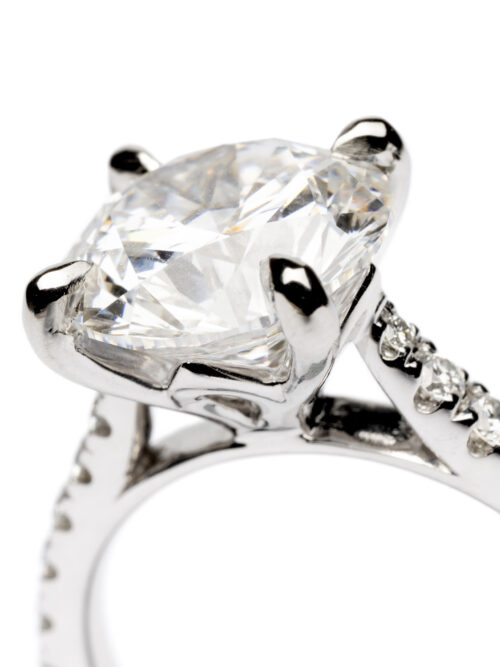 Trotters Platinum 4ct Brilliant Round Lab Grown Diamond Ring With Diamond Set Shoulders
