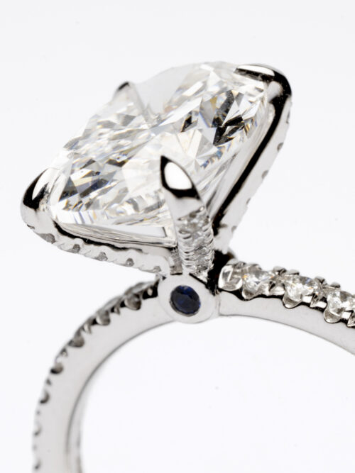 Trotters Platinum 3ct Lab Grown Oval Diamond Ring With Diamond Set Shoulders And Diamond Set Claws