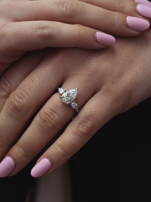 Trotters Platinum 3 Stone Lab Grown Diamond Ring Pear Shape Center 2.01ct And Pear Shoulders