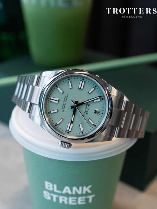 ROLEX Oyster Perpetual 2025