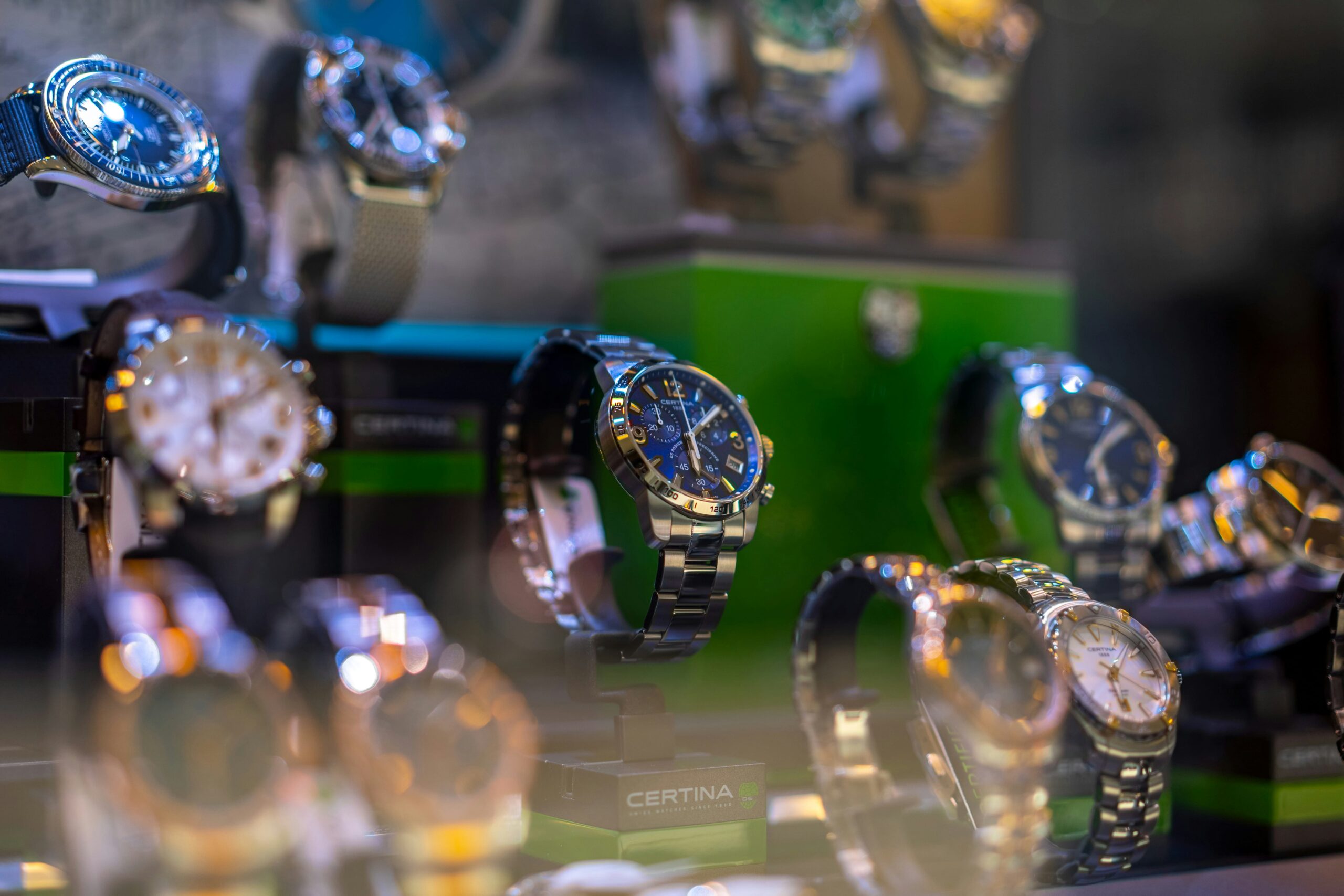 What to Look for When Buying a Pre-Owned Watch