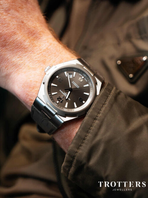 VACHERON CONSTANTIN OVERSEAS  2016