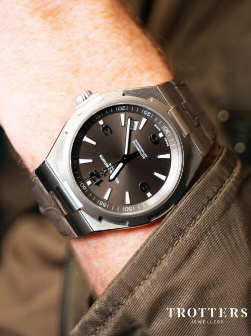 VACHERON CONSTANTIN OVERSEAS  2016