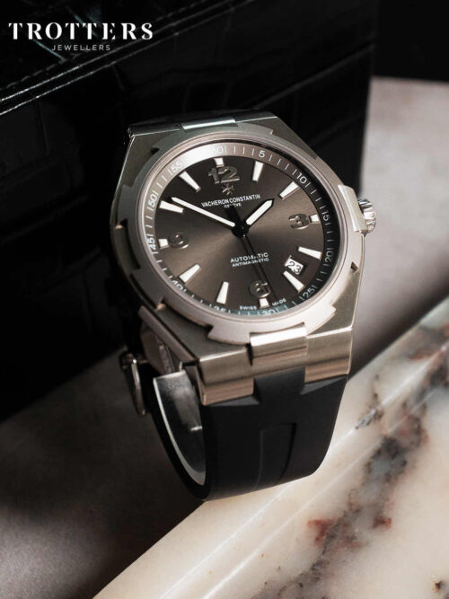 VACHERON CONSTANTIN OVERSEAS 2016
