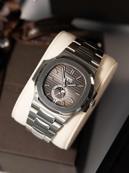 PATEK PHILIPPE  Nautilus 2014