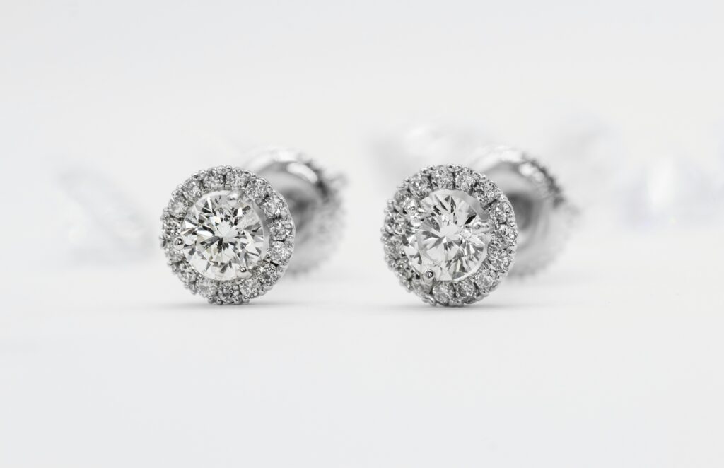 What Size Diamond Stud Earrings Should You Choose?