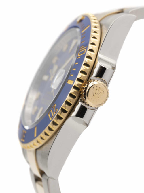 ROLEX Submariner Date 2011